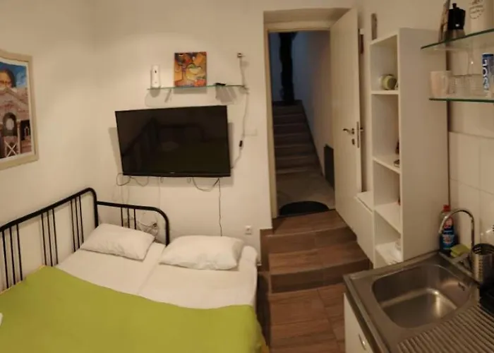 Garden Living Room, Cozy Apartament *