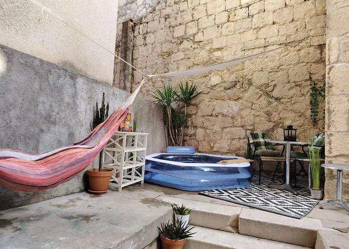 Garden Living Room, Cozy ספליט