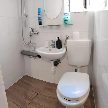 Garden Living Room, Cozy Split